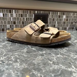 Birkenstocks mens Size 42 ran